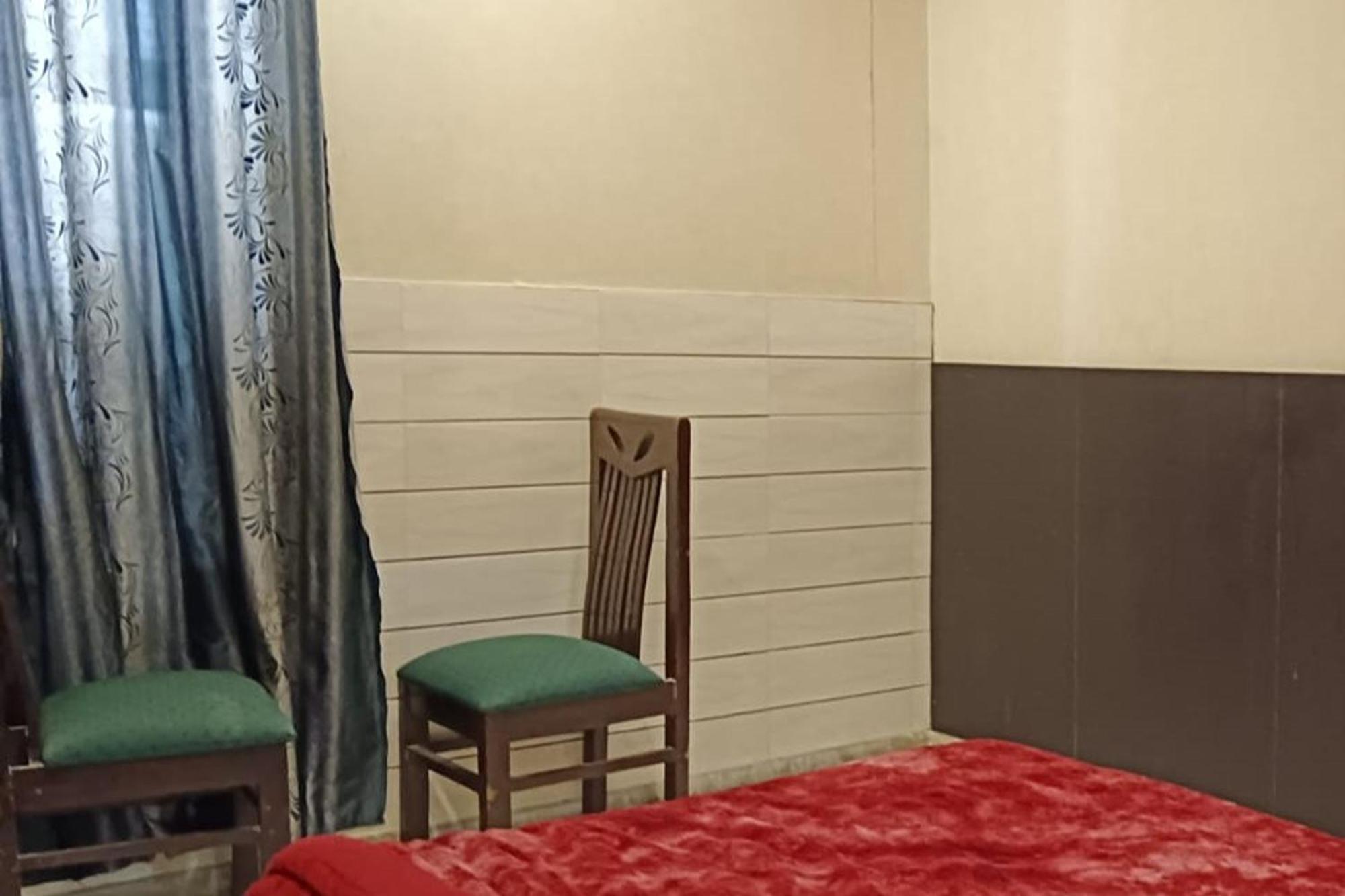 Hotel Shree Kanta Ґурґаон Екстер'єр фото