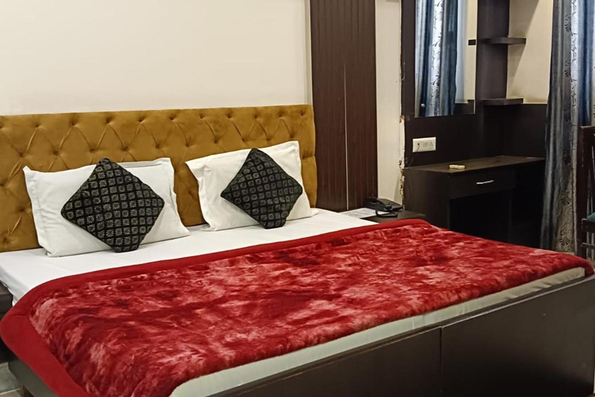Hotel Shree Kanta Ґурґаон Екстер'єр фото