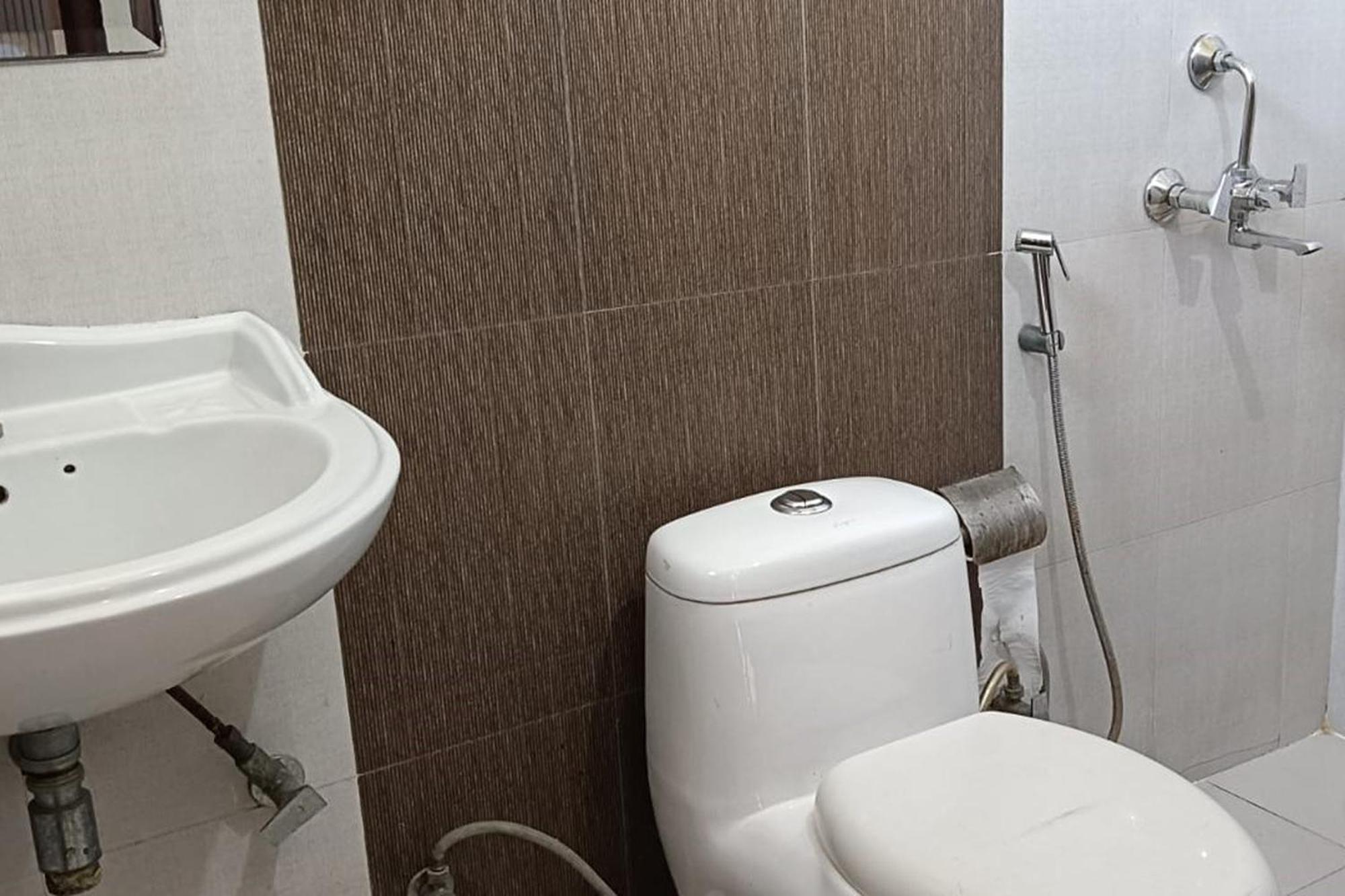 Hotel Shree Kanta Ґурґаон Екстер'єр фото