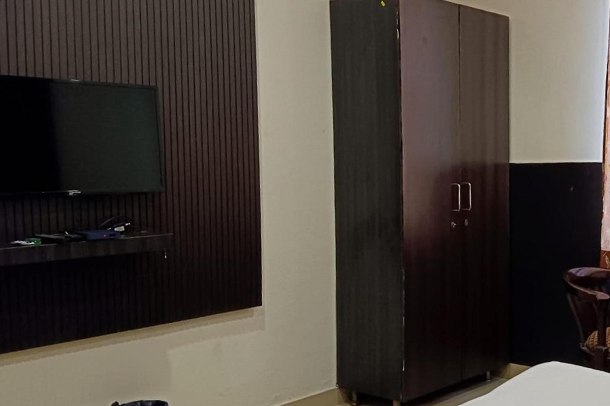 Hotel Shree Kanta Ґурґаон Екстер'єр фото