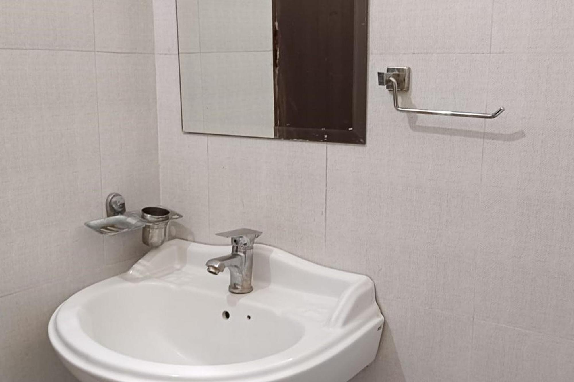 Hotel Shree Kanta Ґурґаон Екстер'єр фото