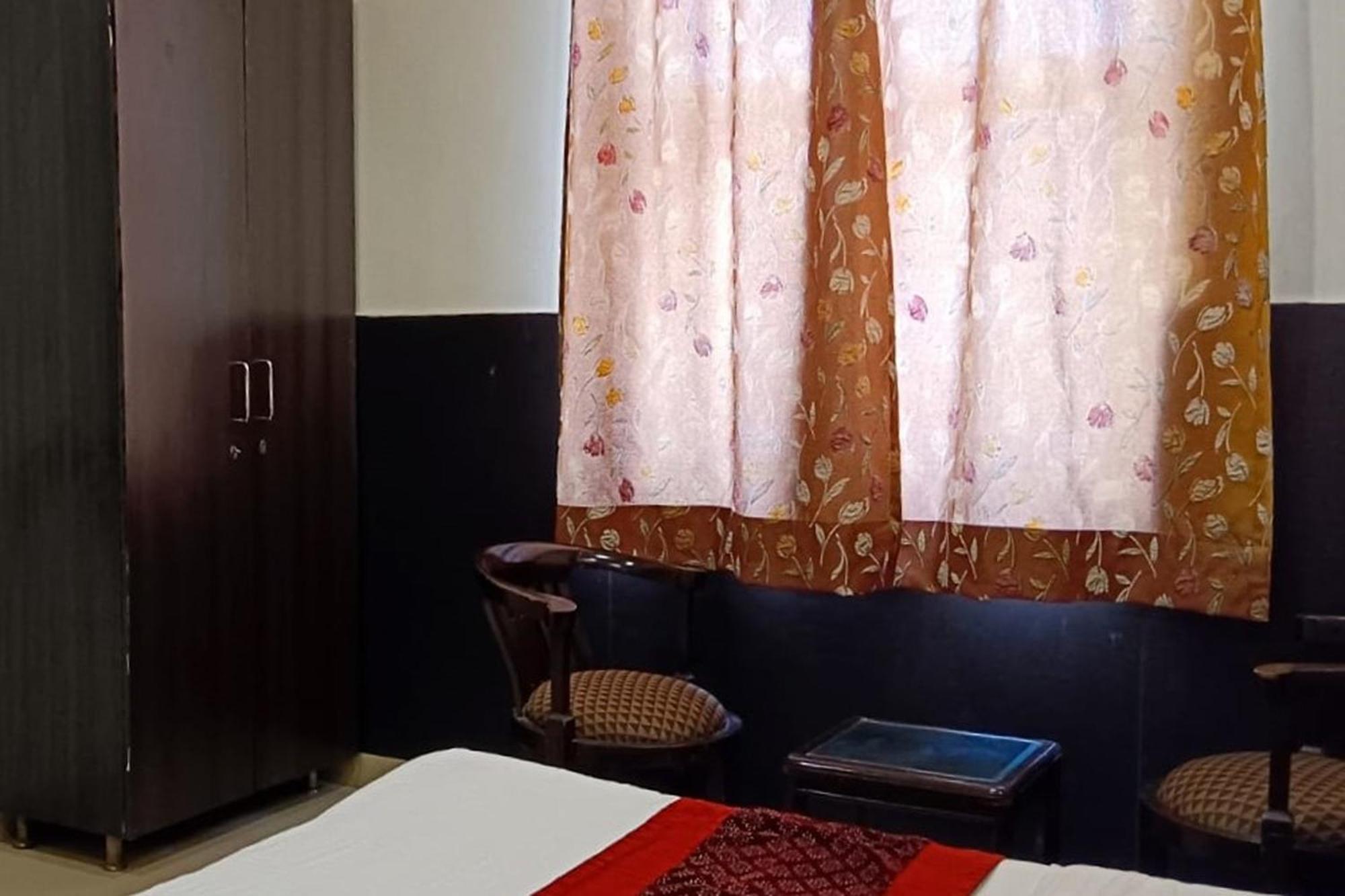 Hotel Shree Kanta Ґурґаон Екстер'єр фото